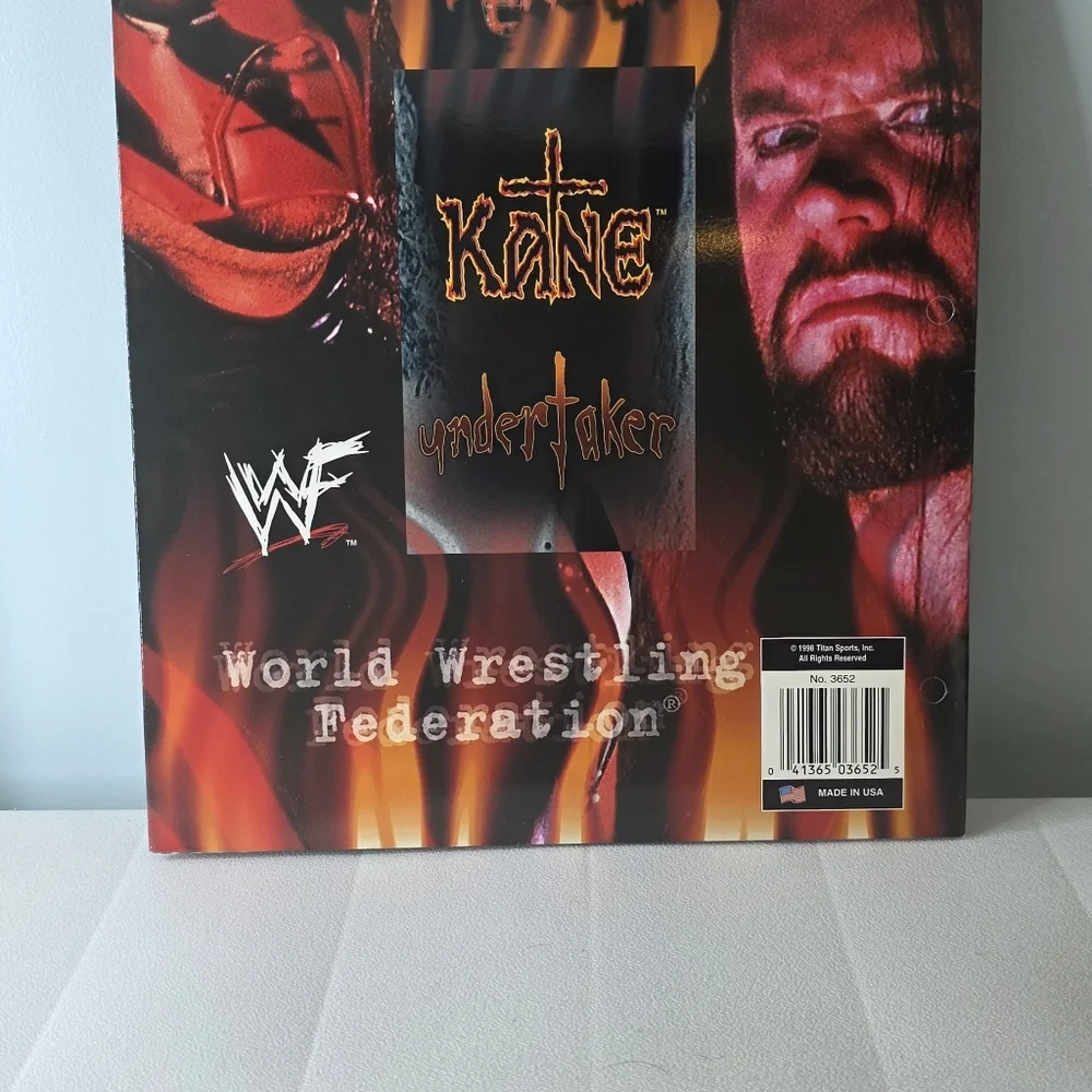 Vintage 1998 WWF Folder‎ Kane & Undertaker With a centered Lenticular Image